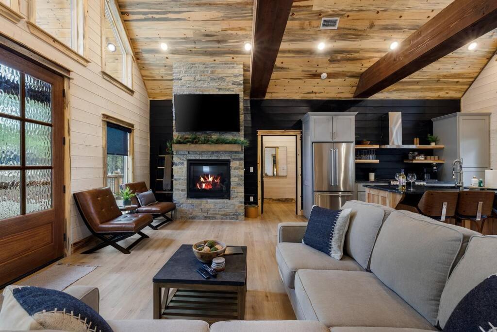 Lone Pine Lodge. Brand New! 2 Bedroom Luxury Cabin. Broken Bow Kültér fotó