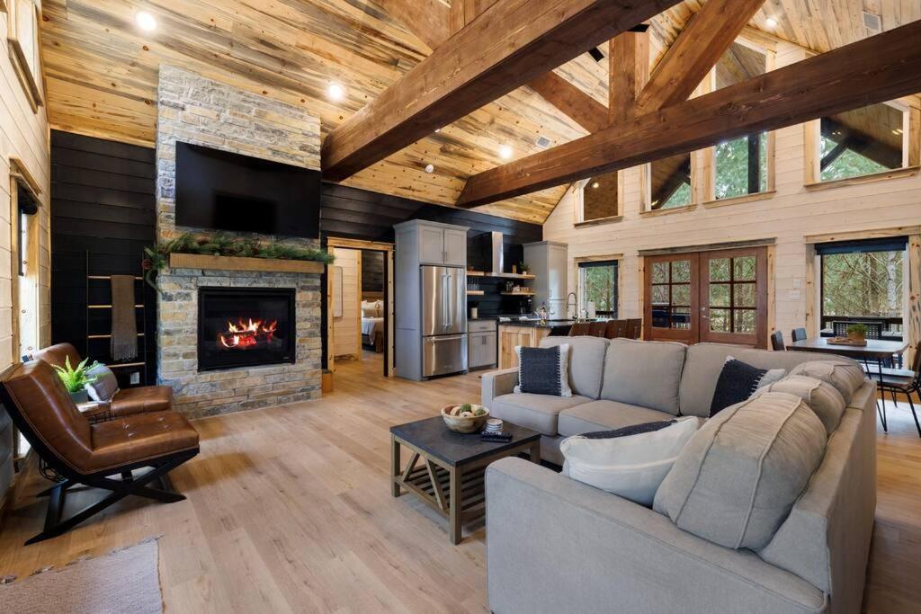 Lone Pine Lodge. Brand New! 2 Bedroom Luxury Cabin. Broken Bow Kültér fotó